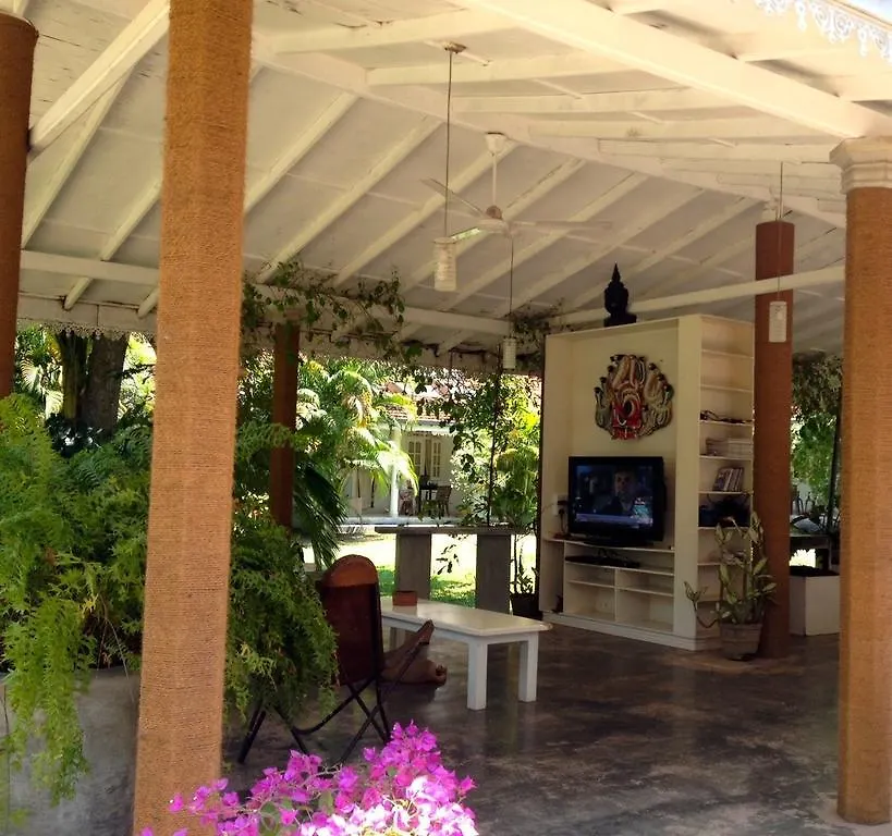 Hotel Fire Dragon Hideaway Negombo 3*,  Sri Lanka