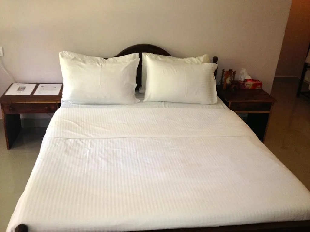 Hotel Fire Dragon Hideaway Negombo 3*,