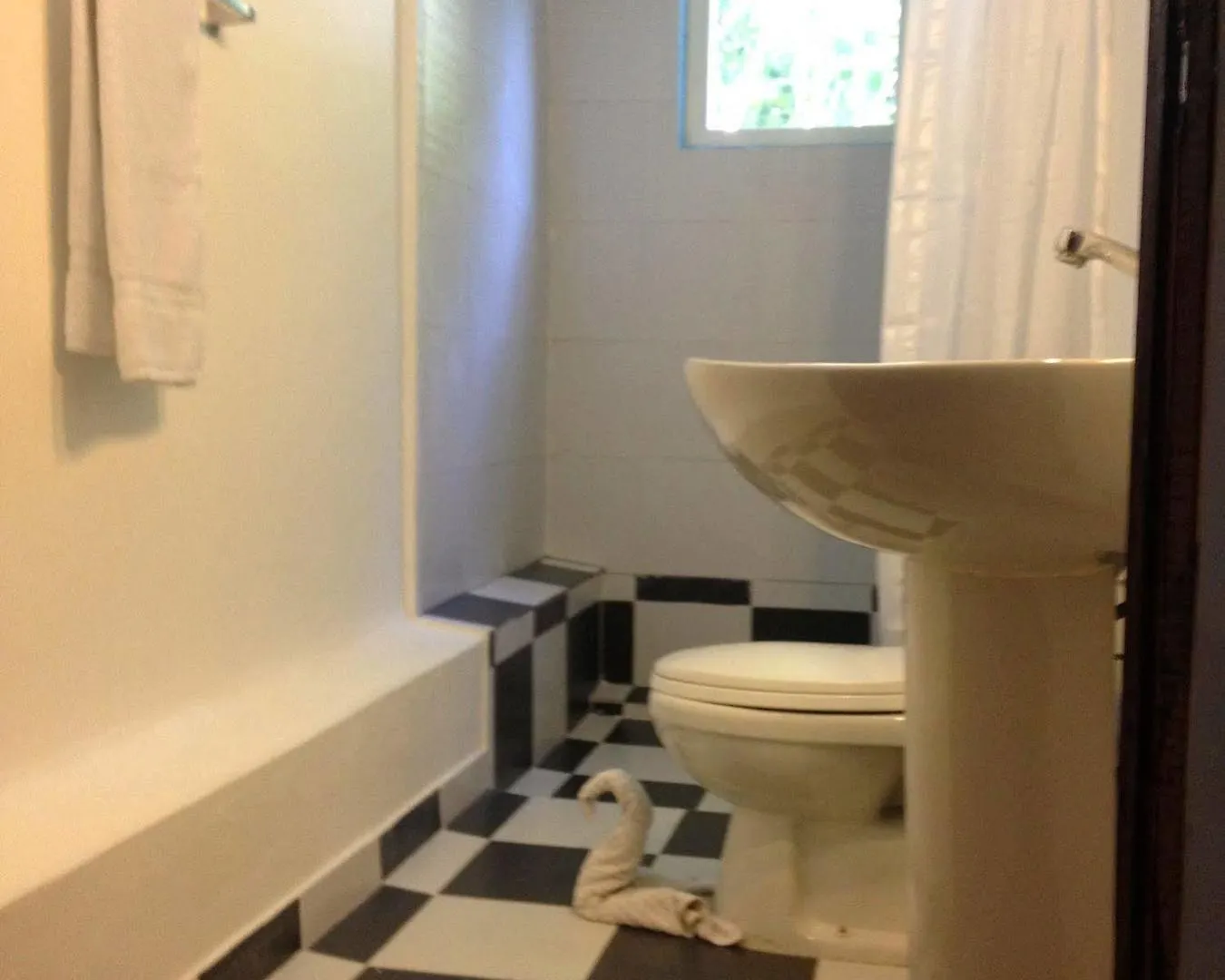Hotel Fire Dragon Hideaway Negombo