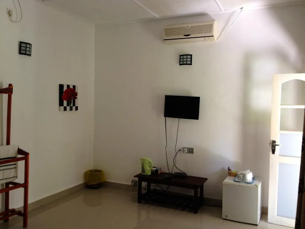 Fire Dragon Hideaway Hotel Negombo
