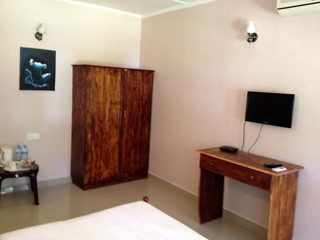 Fire Dragon Hideaway Hotel Negombo 3*,
